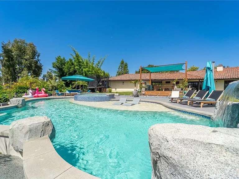 7337 La Soldadera — Photo 44