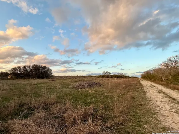 1105 CR 145, Kenedy, TX 78119