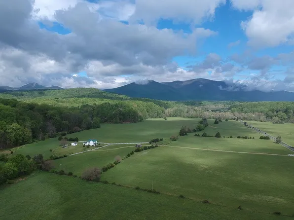 671 Crabtree Falls Hwy, Roseland, VA 22967