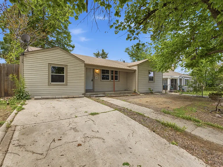 1181 Del Mar Pkwy — Photo 2