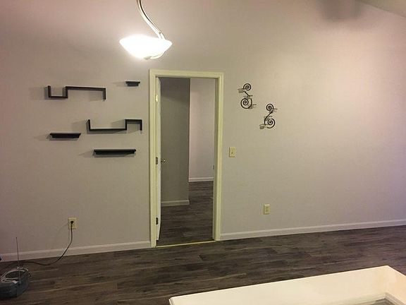 2nd image of 135 Dale Hollow Dr APT 10