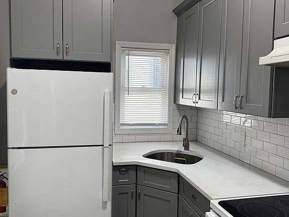 2nd image of 23 Collegeview Ave APT 12