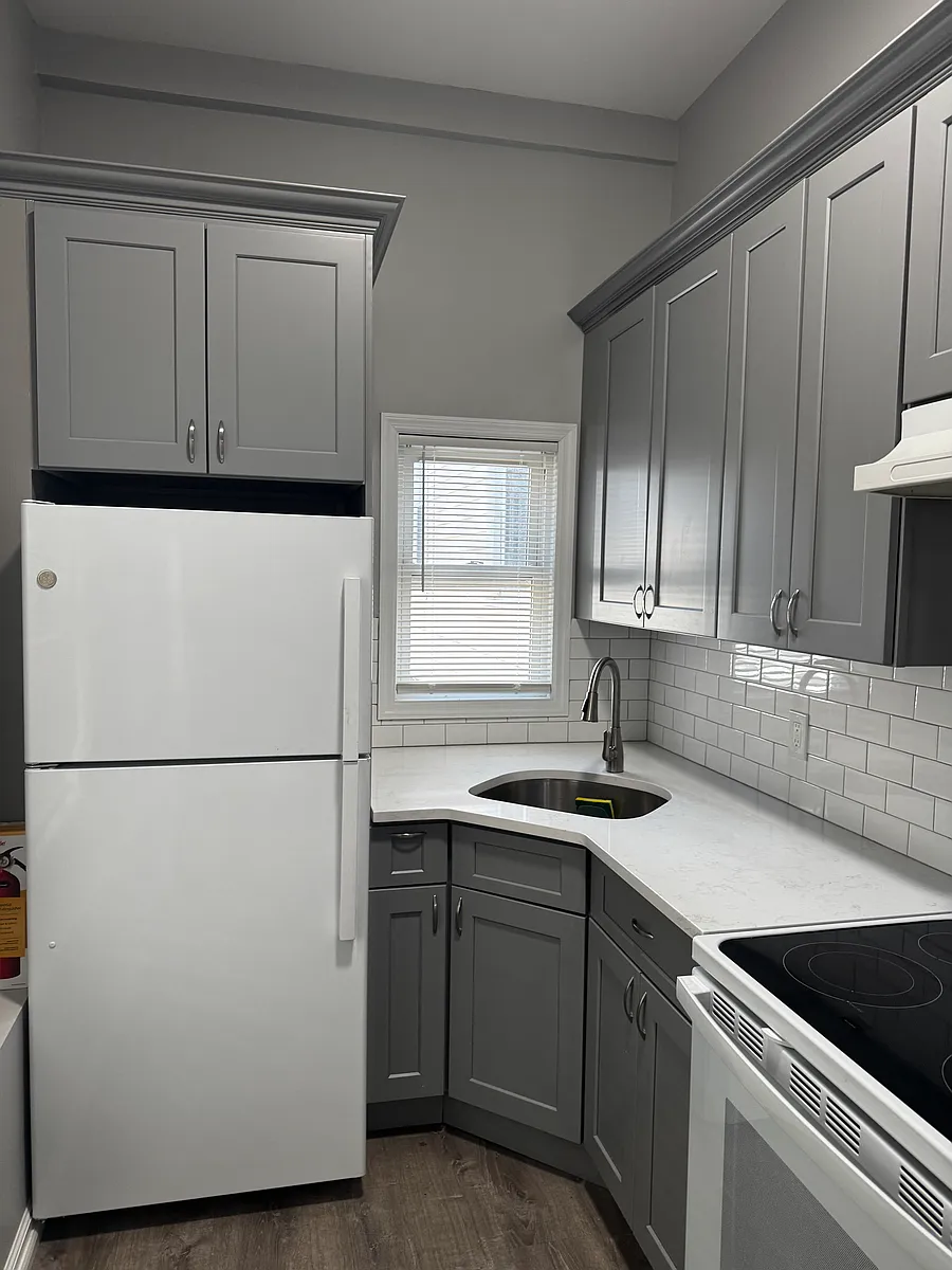 Building Photo - 23 Collegeview Ave #12