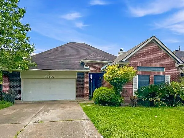 13607 Sable Ln — Photo 1