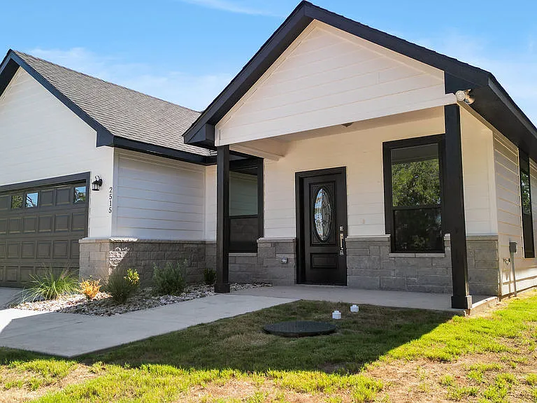 2515 Austin Ct — Photo 3