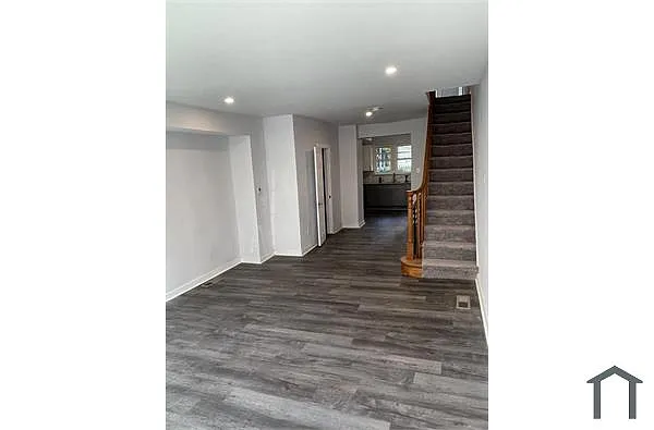 2249 Greenwich St photo 1