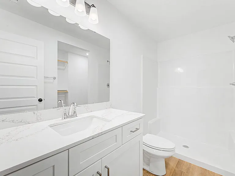 1534 N Claire St — Photo 18