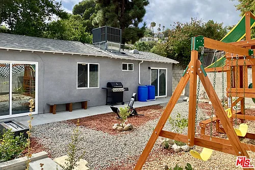 4853 Canoga Ave Photo 1