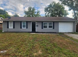 20 Melvin Dr, Cahokia, IL 62206