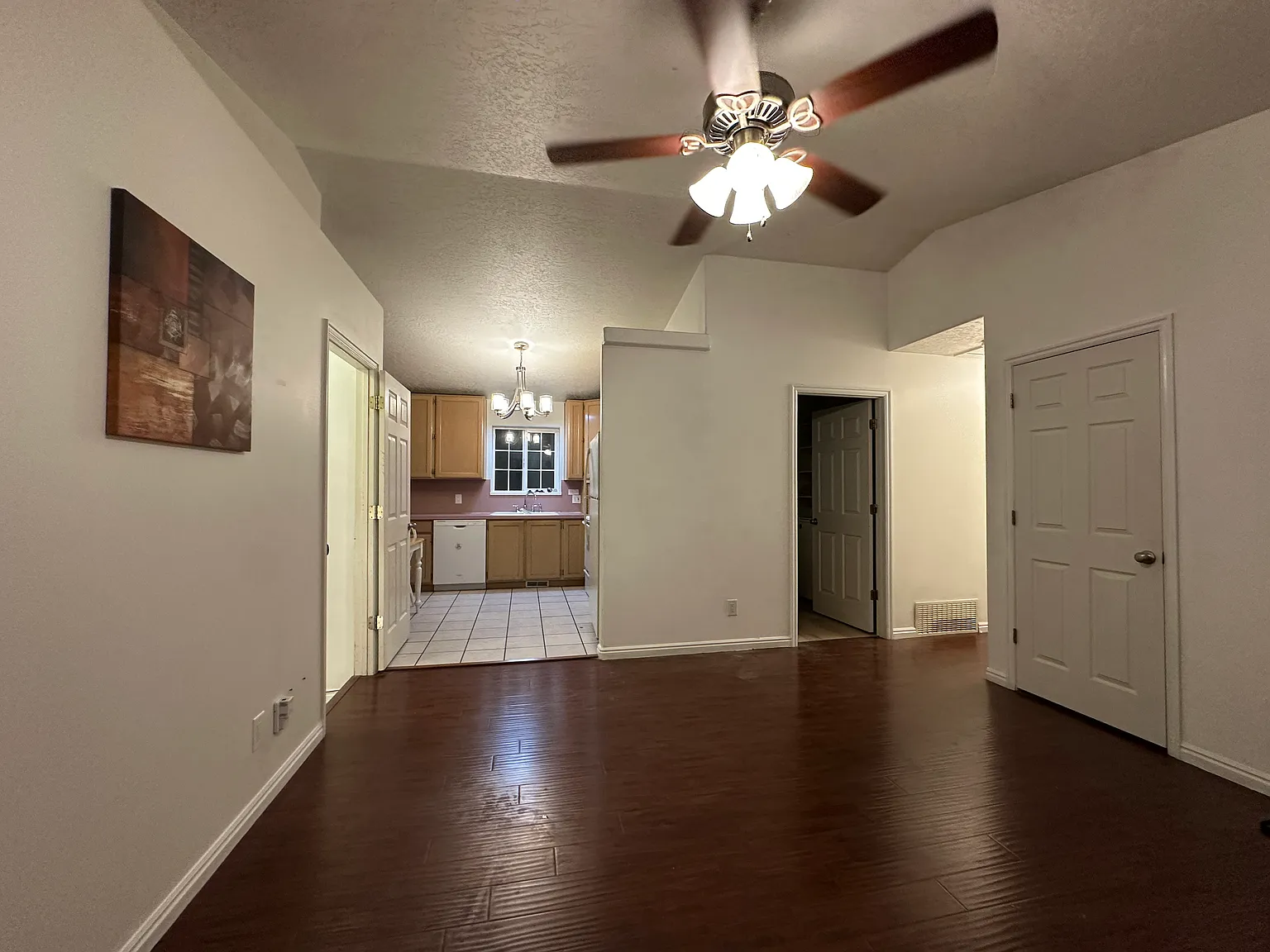 4 bed, 1600 sqft, $1,950 — Photo 4
