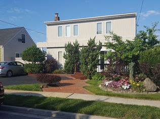 8 Colonial Ave, Merrick, NY 11566