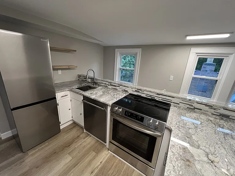 1427 Madison Ave — Photo 2