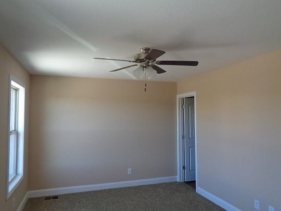 5th image of 1709B Manning Dr