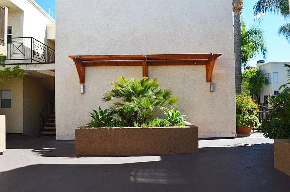 Brighton Vista Apartments — Photo 15