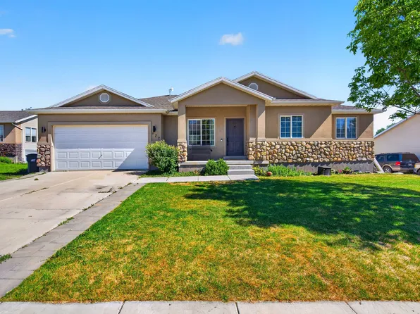 172 W Aruba Dr, Saratoga Springs, UT 84045