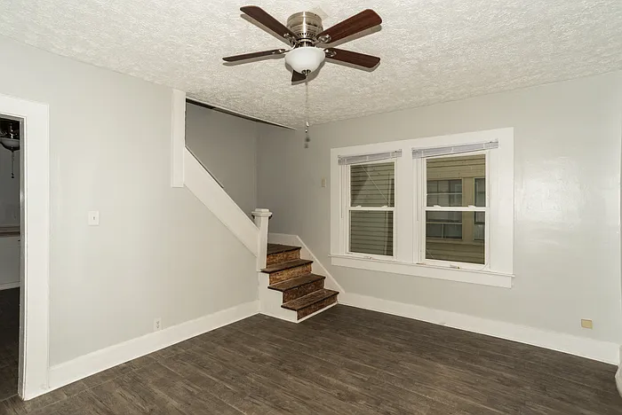 306 N Riley Ave — Photo 5