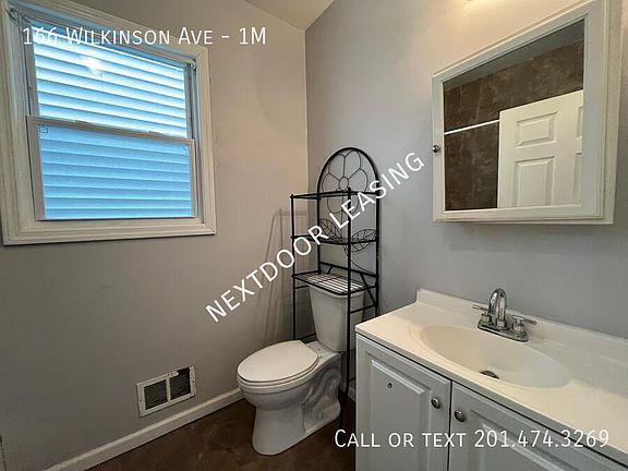 5th image of 166 Wilkinson Ave #1M
