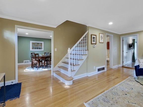 3rd image of 35 Greenwood Ave