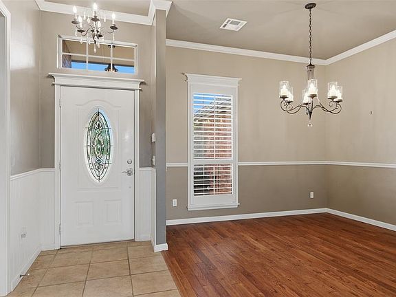 5th image of 10716 NW 37th St
