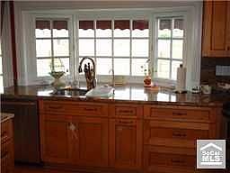 Kitchen bay window
