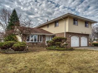 2015 W Weathersfield Way, Schaumburg, IL