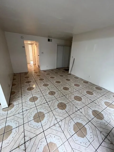 2 bed, 856 sqft, $2,695 — Photo 3