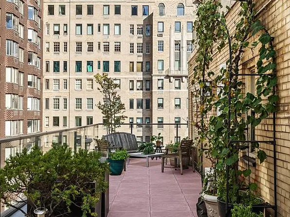 415 E 52nd St, Manhattan, NY 10022