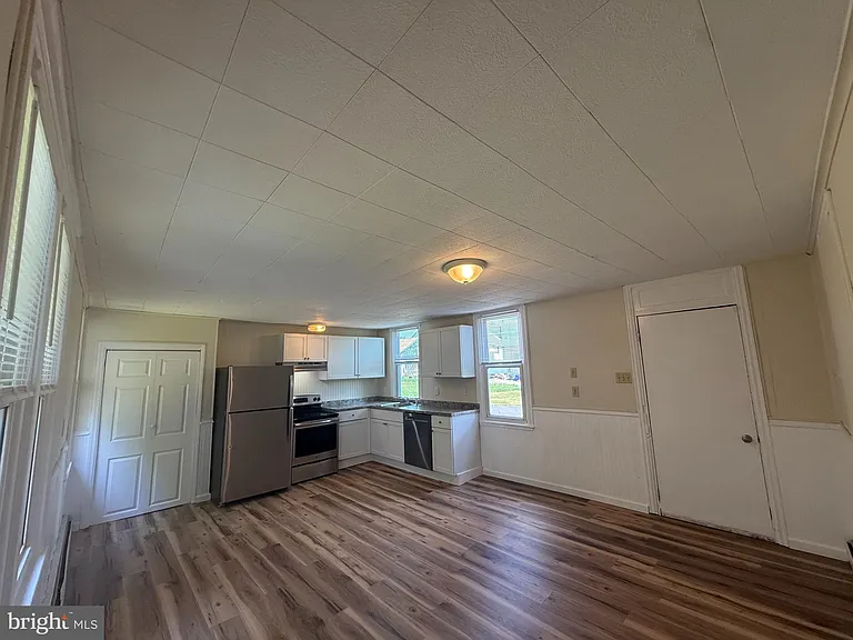 1001 School House Ln — Photo 8