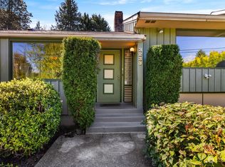 3233 NE 105th St, Seattle, WA