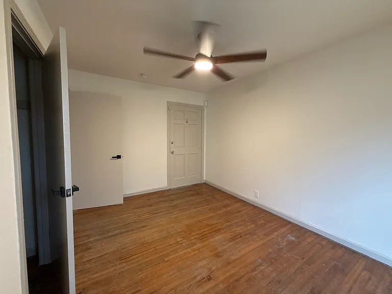 1043 Shadwell Dr — Photo 8