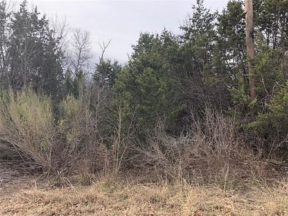 2nd image of 2618 Creekview Dr