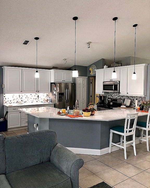 2nd image of 1010 W Riviera Blvd