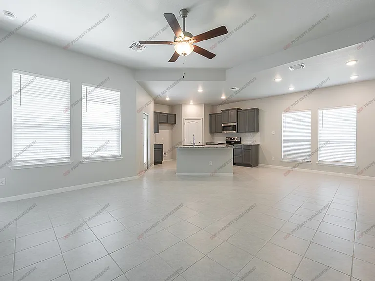 1458 Shadow Hill Ln — Photo 14