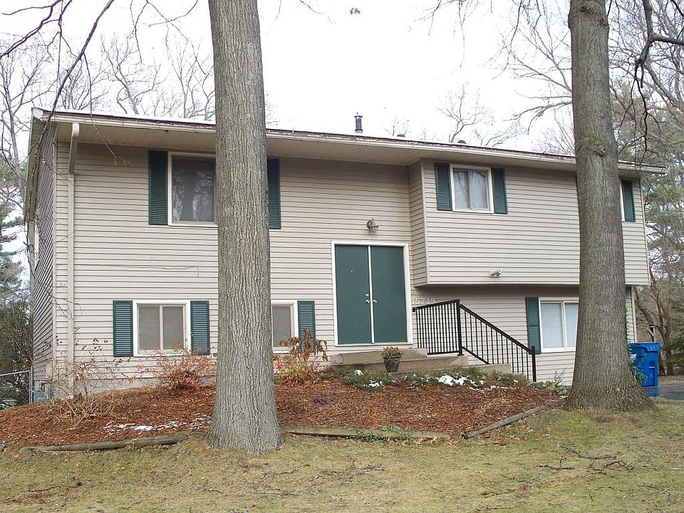 1st image of 15719 Comstock St