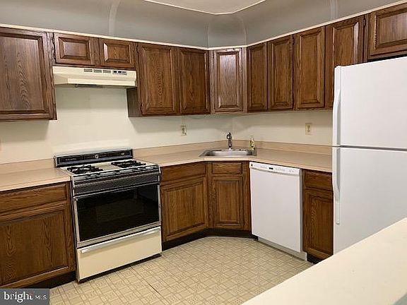 3rd image of 39 Mulberry Ct
