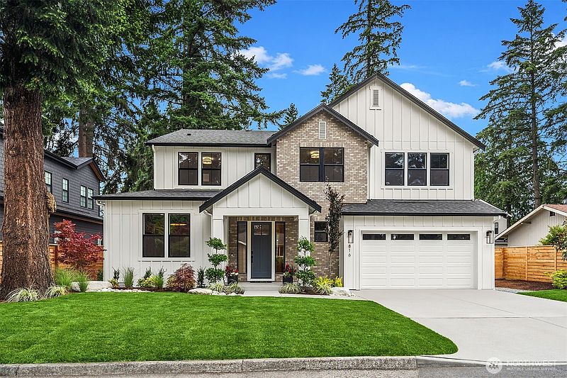2nd image of 816 165th Avenue NE