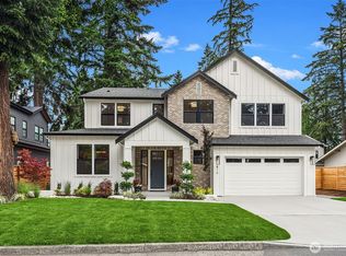 816 165th Ave NE, Bellevue, WA 98008