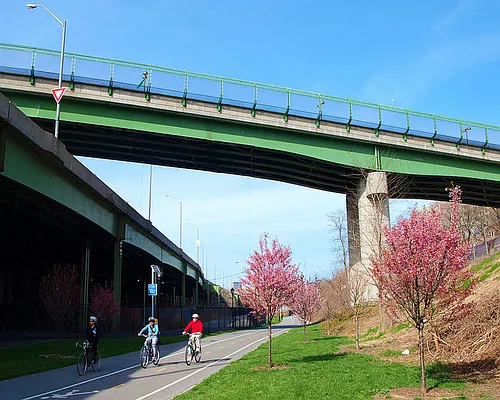 Rented by RC Realty Group of New York Inc | media 27