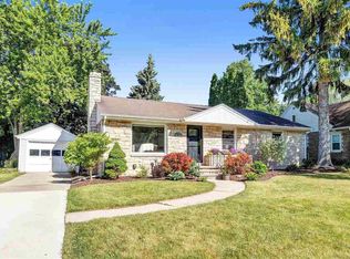 3812 S Clay St, Green Bay, WI 54301