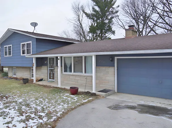 215 Hawthorne Cir, Joliet, IL 60433