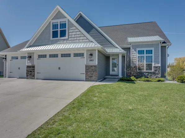 565 Pebblestone Cir, Hobart, WI 54155