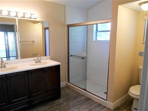 4th image of 8671 Tourmaline Blvd