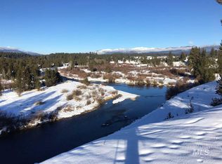 5 Ranch Cir, Cascade, ID 83611