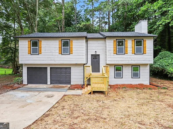 5055 S Woodbridge Trl, Stone Mountain, GA 30088