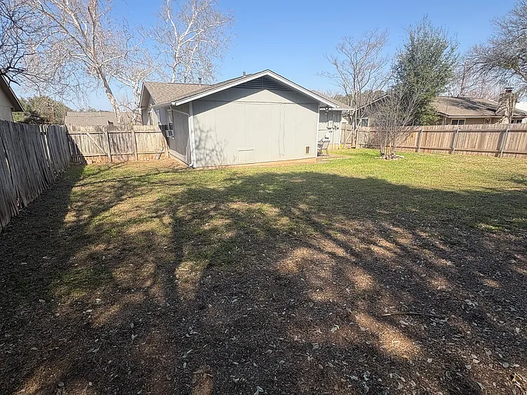 4009 Hillside Dr — Photo 11