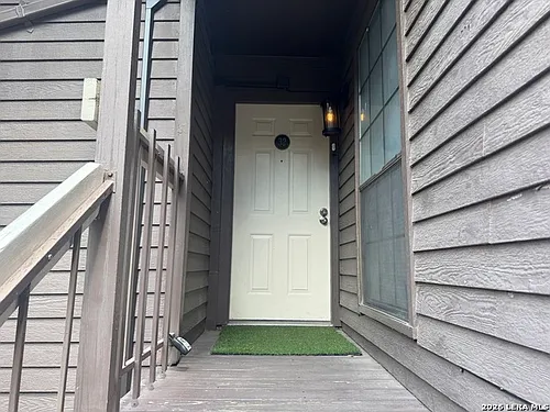 8611 Datapoint Dr Photo 1