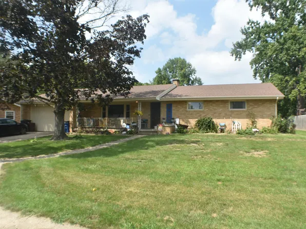 171 Park Plaza Dr, Canton, IL 61520