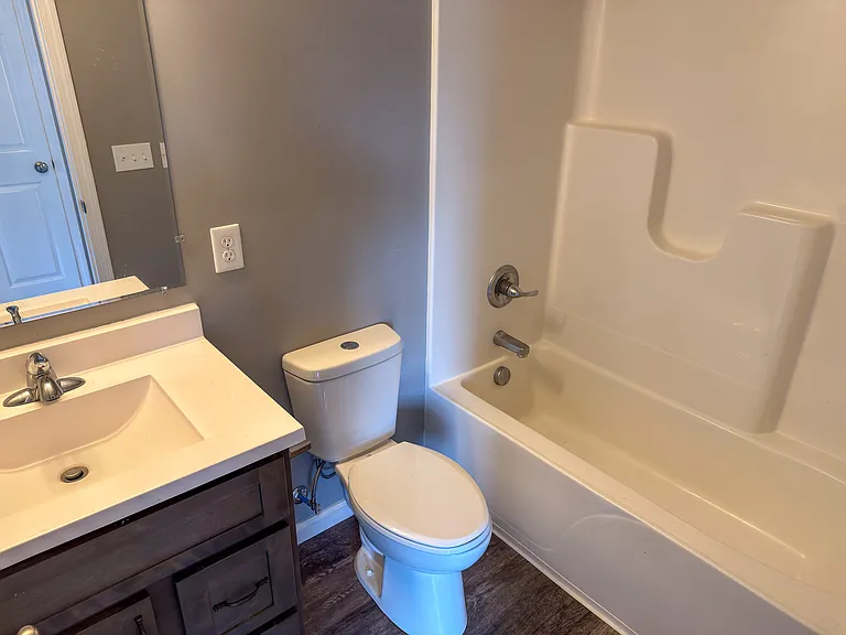 1430 S Main St #5 — Photo 2