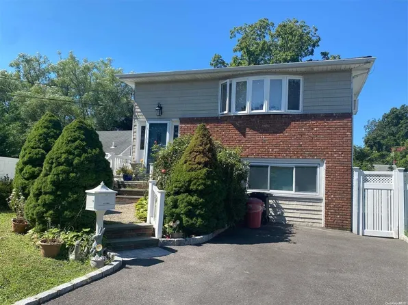 24 Woodbine Avenue, West Babylon, NY 11704