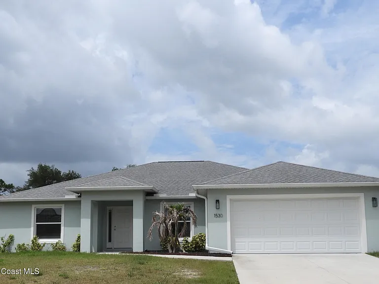 1530 Paley Cir SE — Photo 1